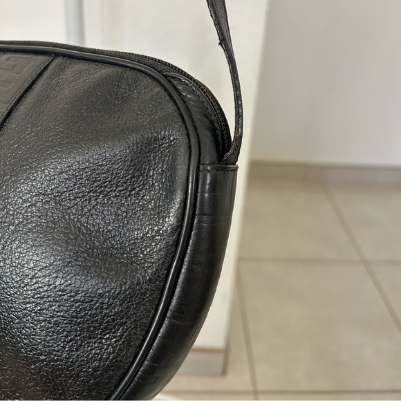 Fendi Vintage Black Leather Crossbody Bag - Picture 4 of 16